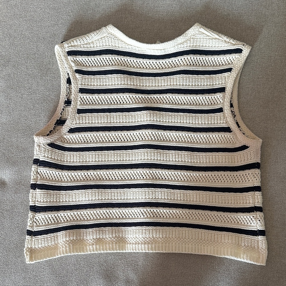 DAVI & DANI Black and Cream Knit Vest - Picture 9 of 9